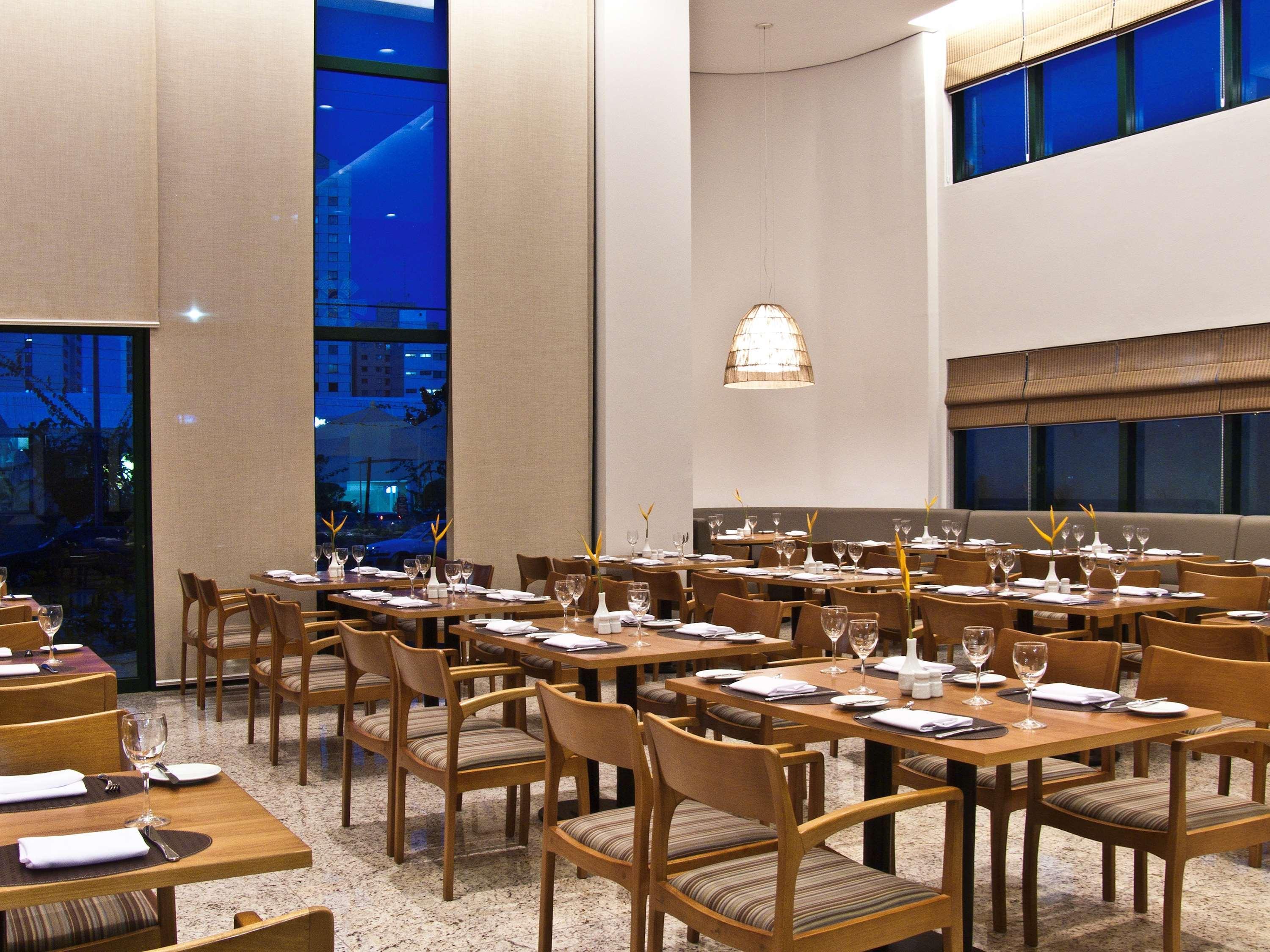 美琪尔萨尔瓦多皮图巴酒店 餐厅 照片